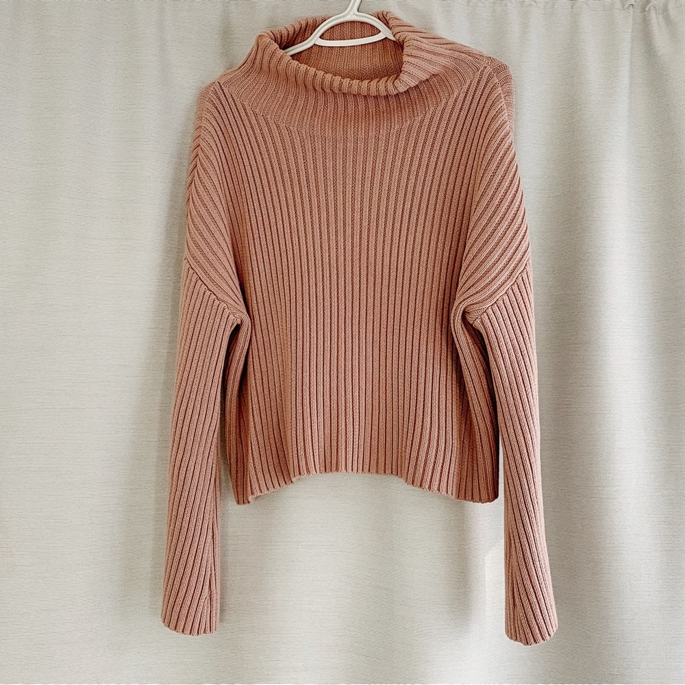 Paper Label Crop Sweater ~ Size Small (but fits Large)